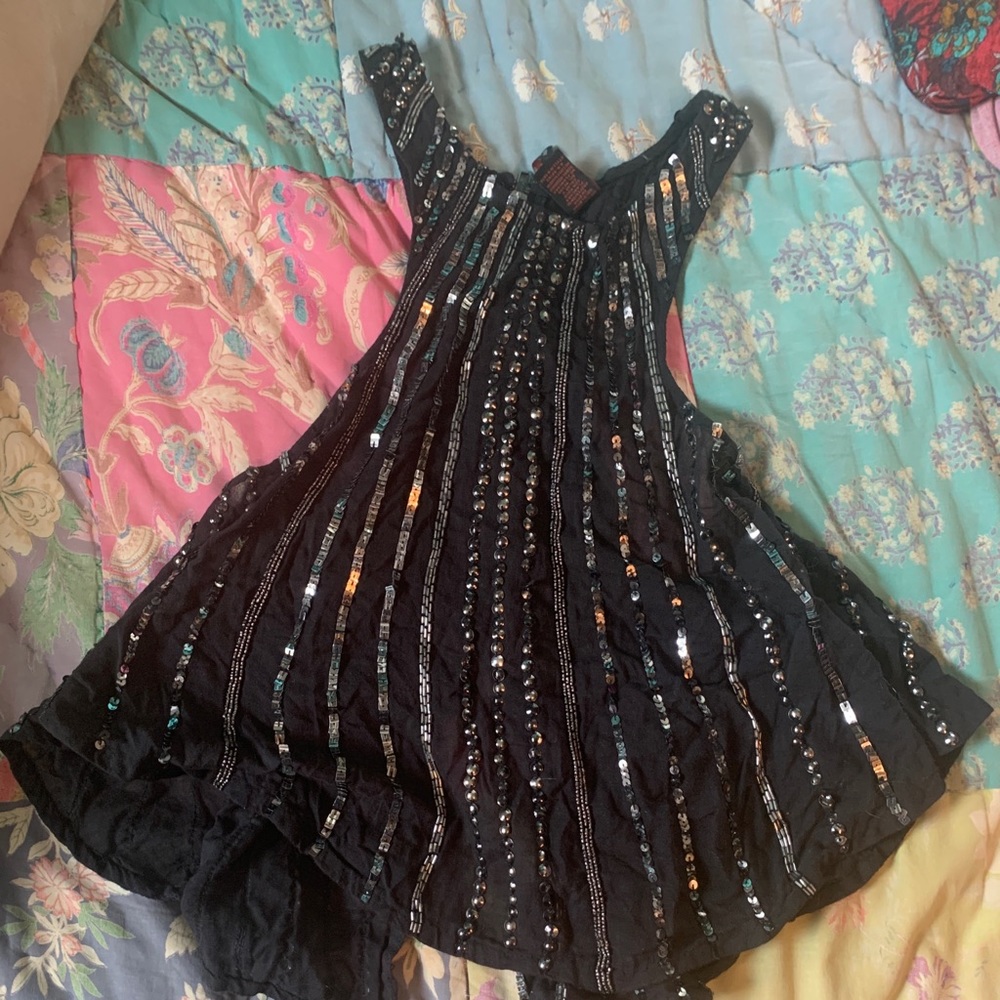 black tank top
